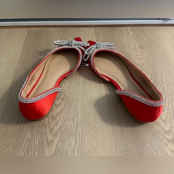 NWOT Size 9 Elegant Red Satin Women's Flats with Sparkle Bow Detail - Picture 3 of 6